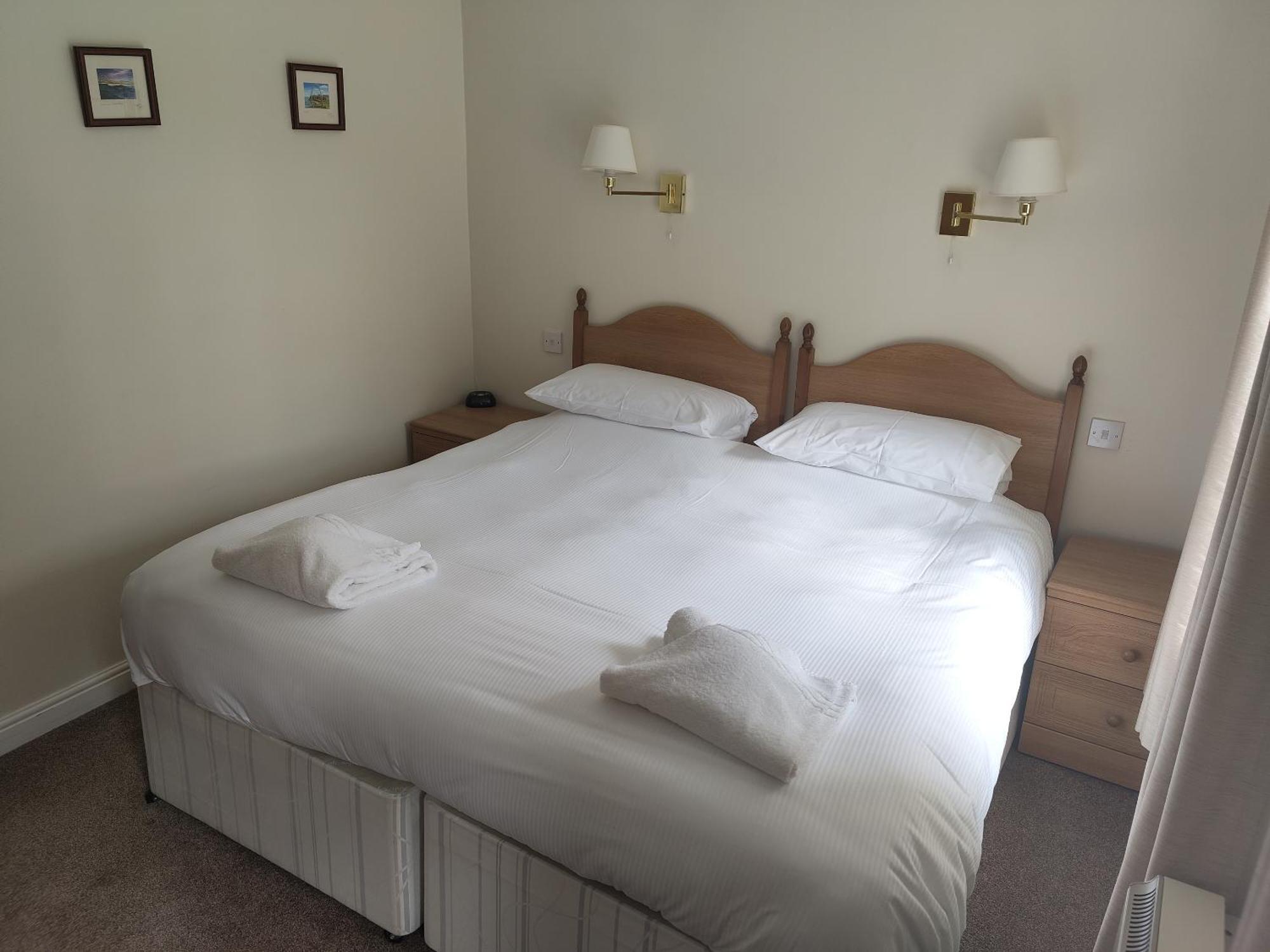 ת'ירסק Sutton Hall Resort חדר תמונה