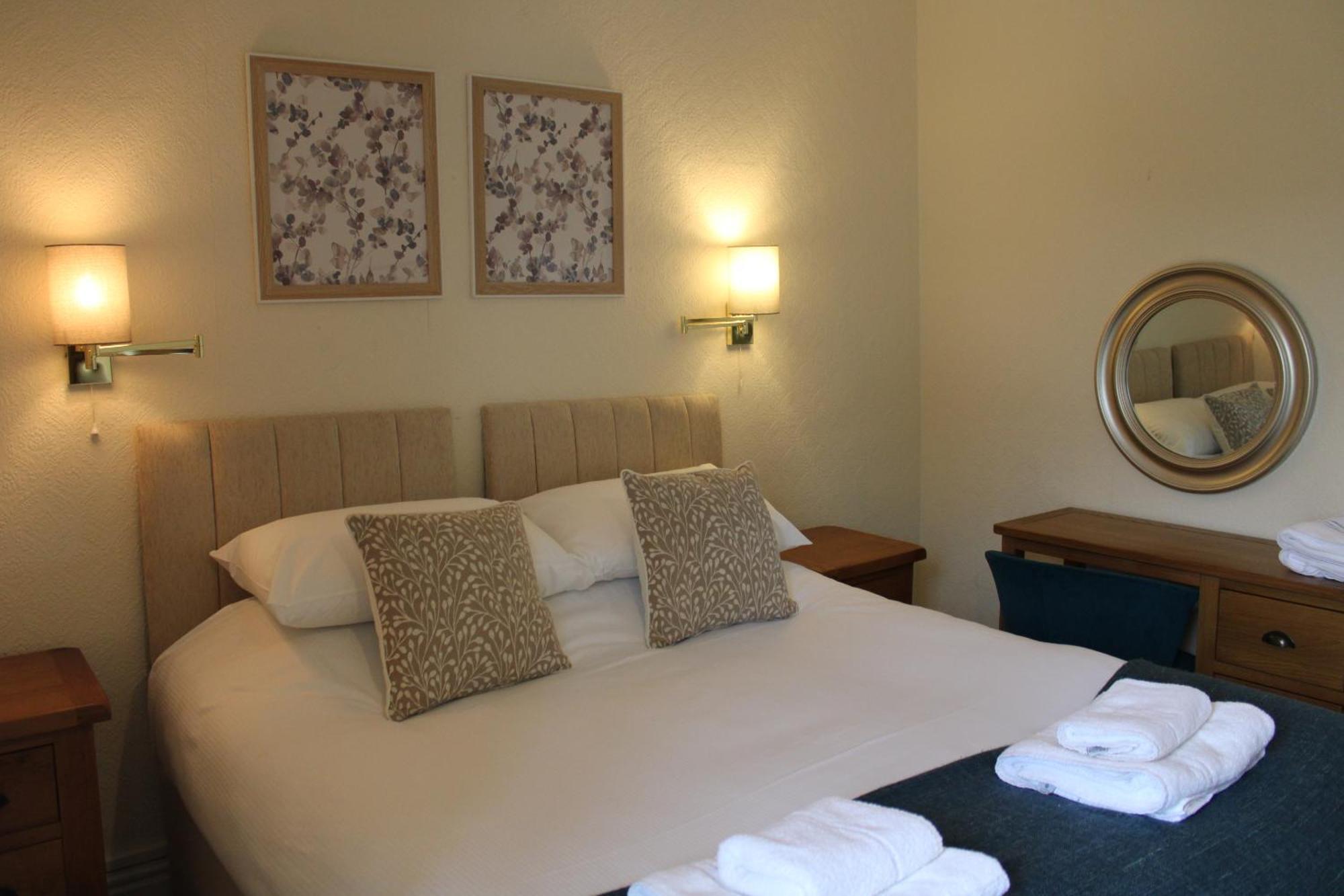ת'ירסק Sutton Hall Resort חדר תמונה